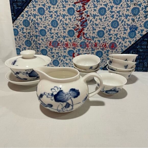 Chinese porcelain cobalt blue floral camellia gaiwan tea set of 12 - Picture 1 of 16